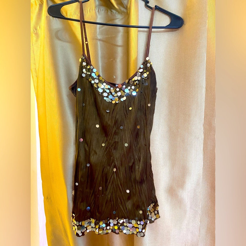 Size Large. Polyester Slightly worn in great condition.